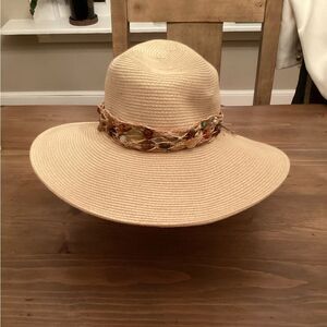 SCALA PAPER STRAW WIDE BRIMMED SUN HAT BEADED BAND